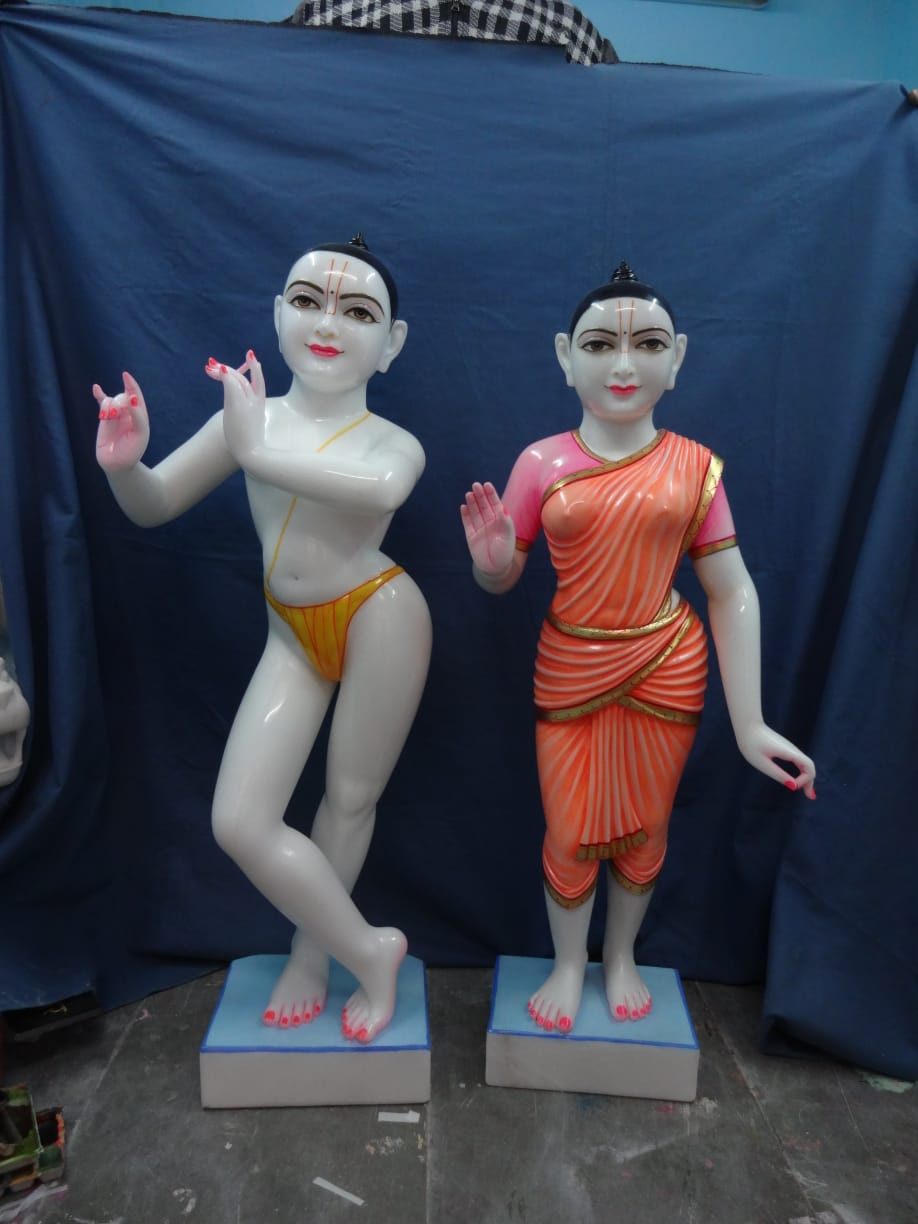 Radha Krishna Couple Statue