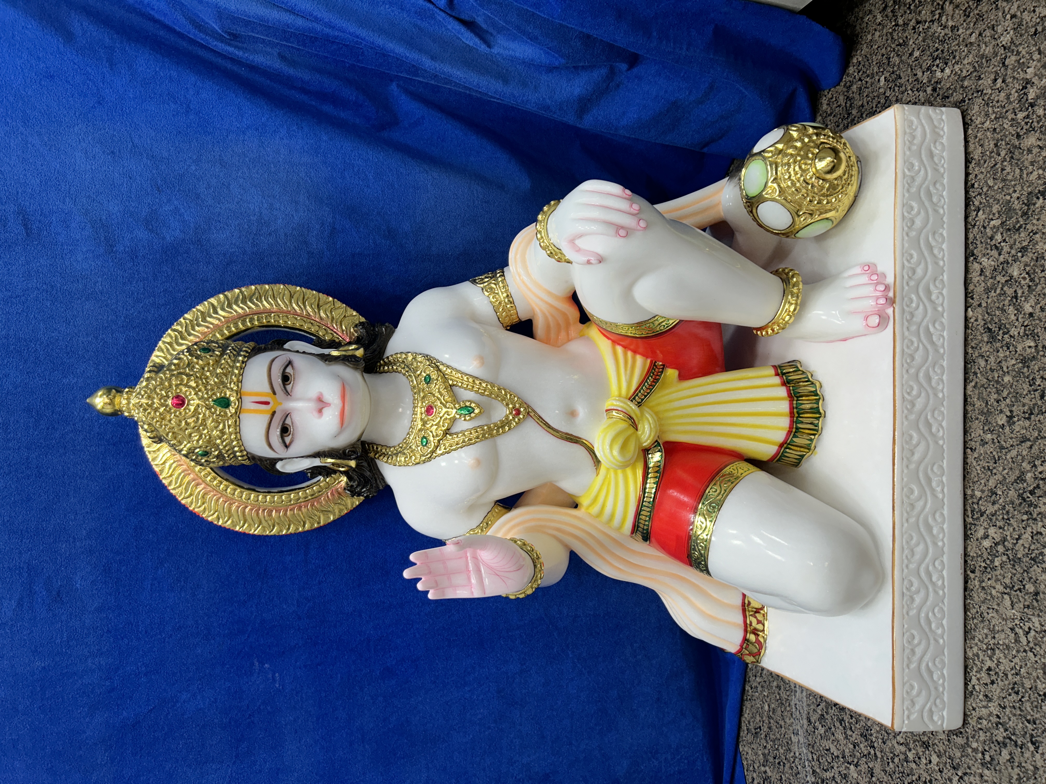 Royal Seated Hanuman Statue thumbnail