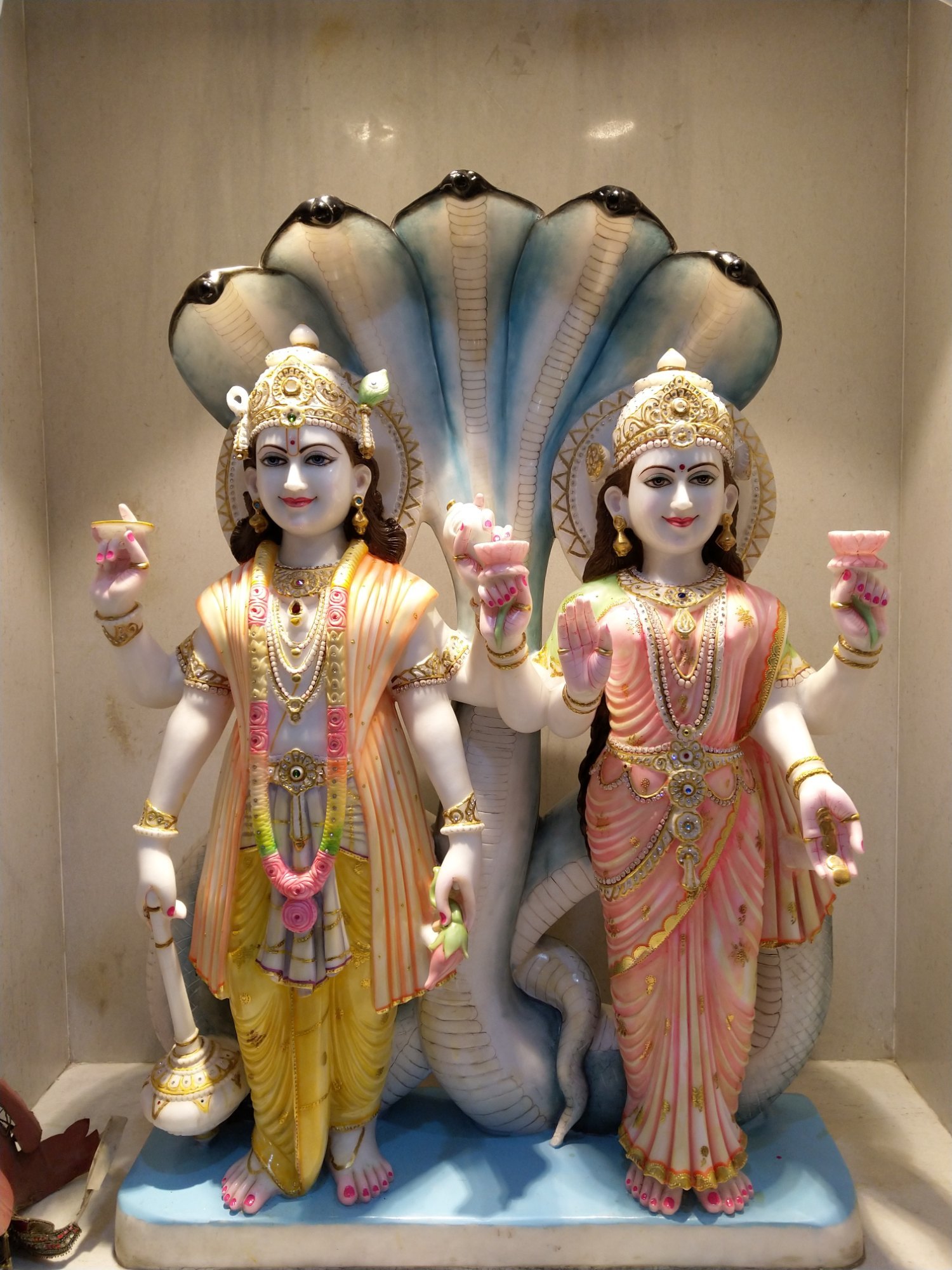 Vishnu Lakshmi Statue 3 thumbnail